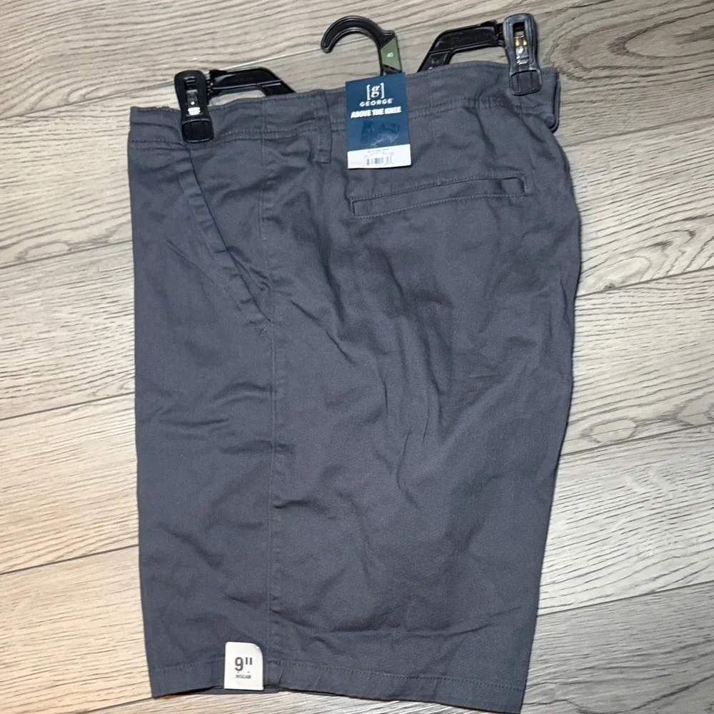 NEW! George Men's 40x9 Flat Front Shorts Above the Knee Gray